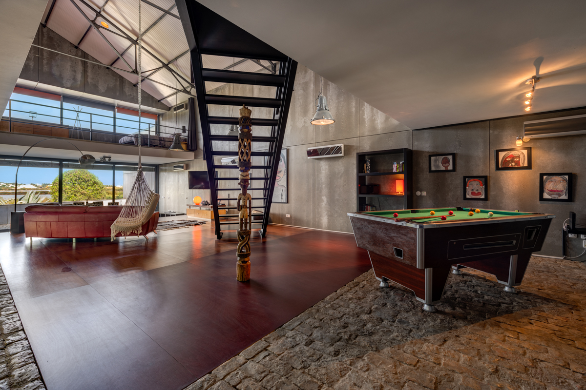 THE LOFT